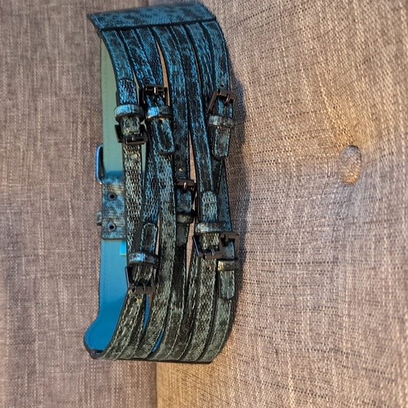 BCBGMaxAzria Accessories - BCBGMaxAzria Turquoise Broad / Multi Clasp Snake Print  Patterned Belt